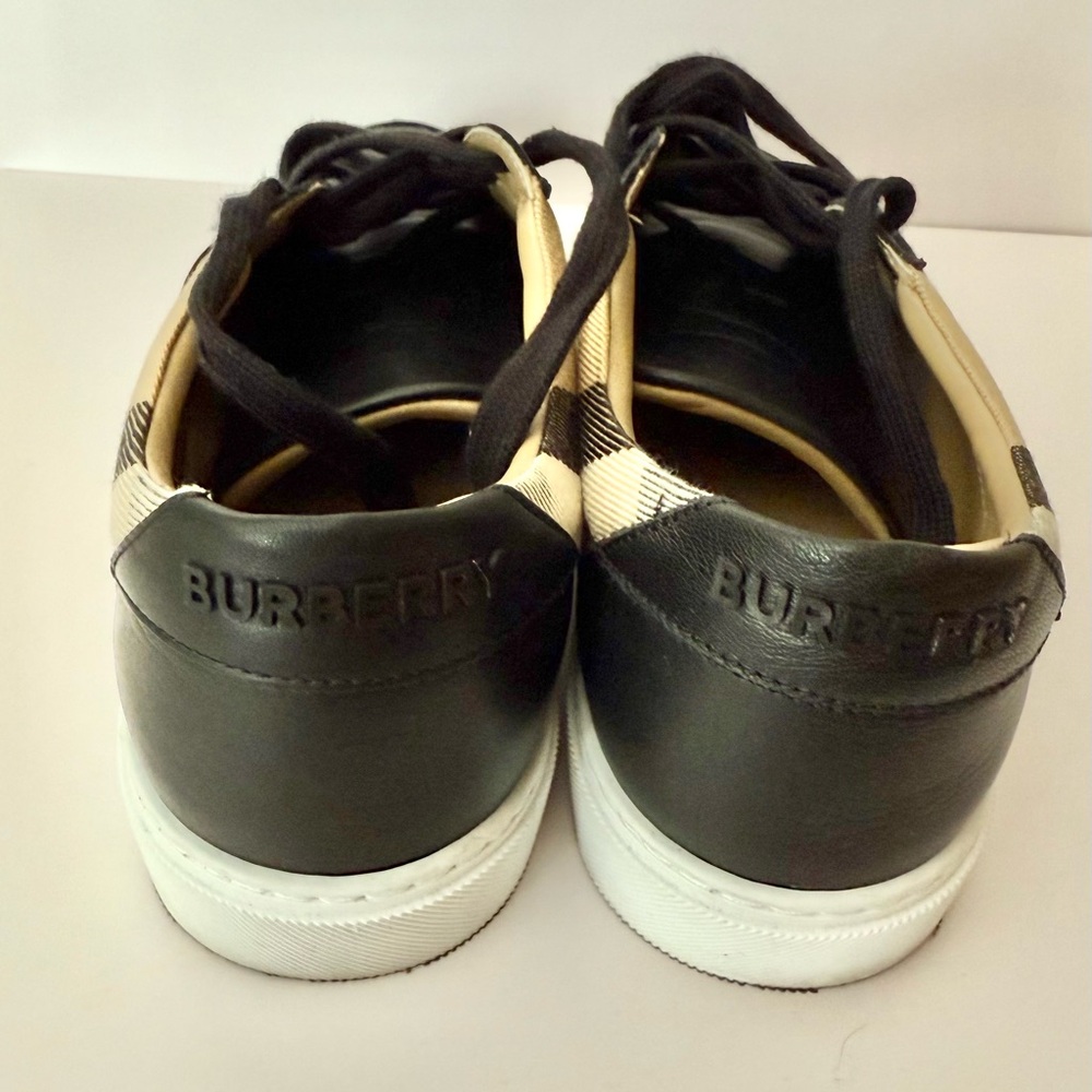 Burberry Women’s Salmond Check Leather Low-Top Sneakers-Size 9 - Picture 3 of 5